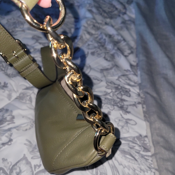 Michael Kors Olive Leather Bag with Gold Details - Picture 5 of 11